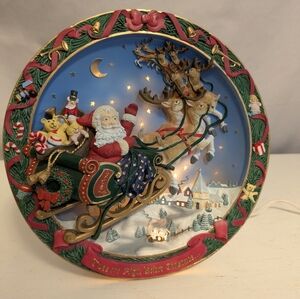 Vtg Standing lighted Christmas Scene Santa Reindeer Bradford Exchange 1995